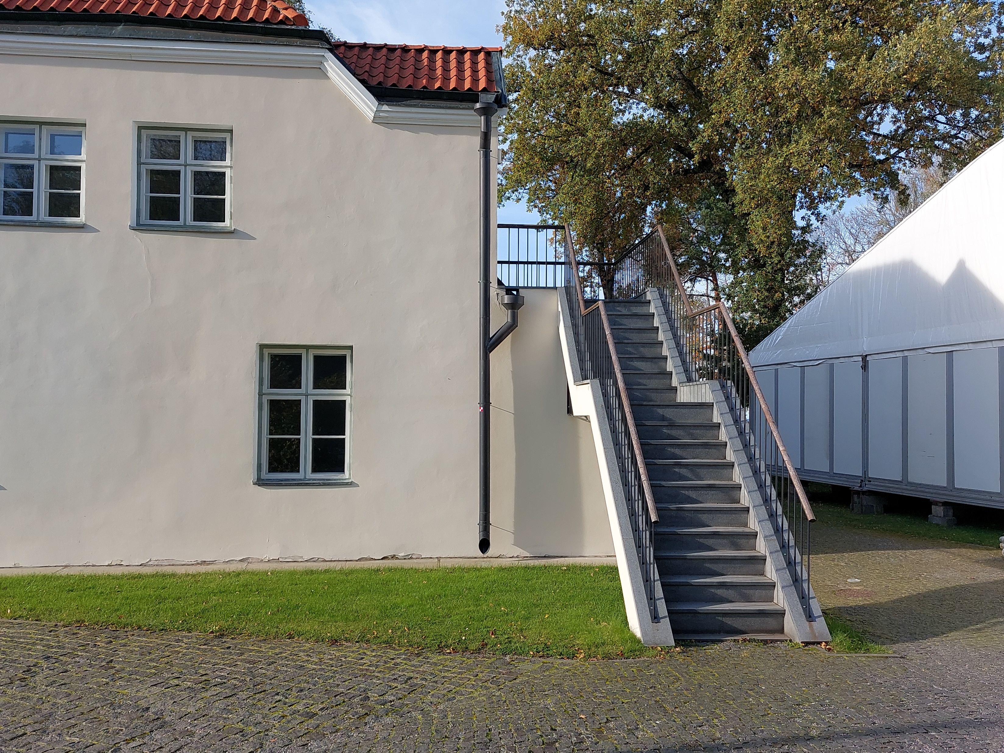 Tallinn. Eesti Ajaloomuuseumi Maarjamäe lossikompleks. rephoto