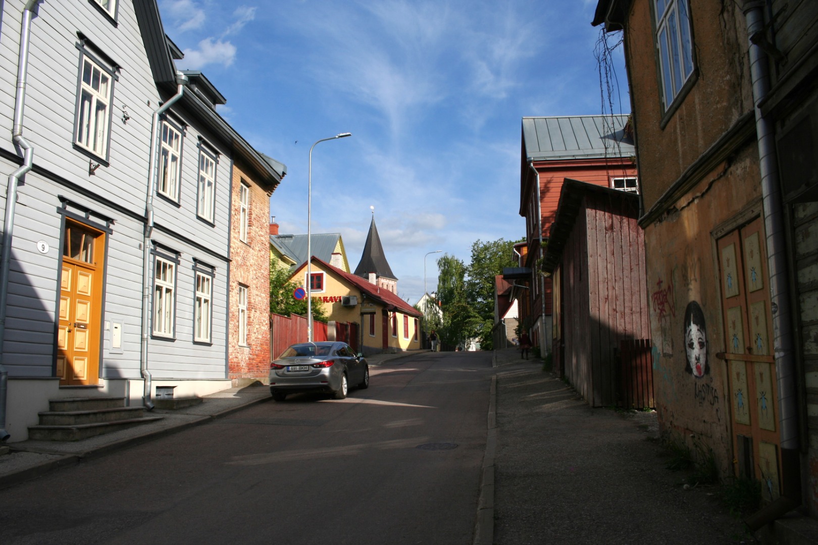 Tartu, Väike Street. View from Komsomoli Street. rephoto