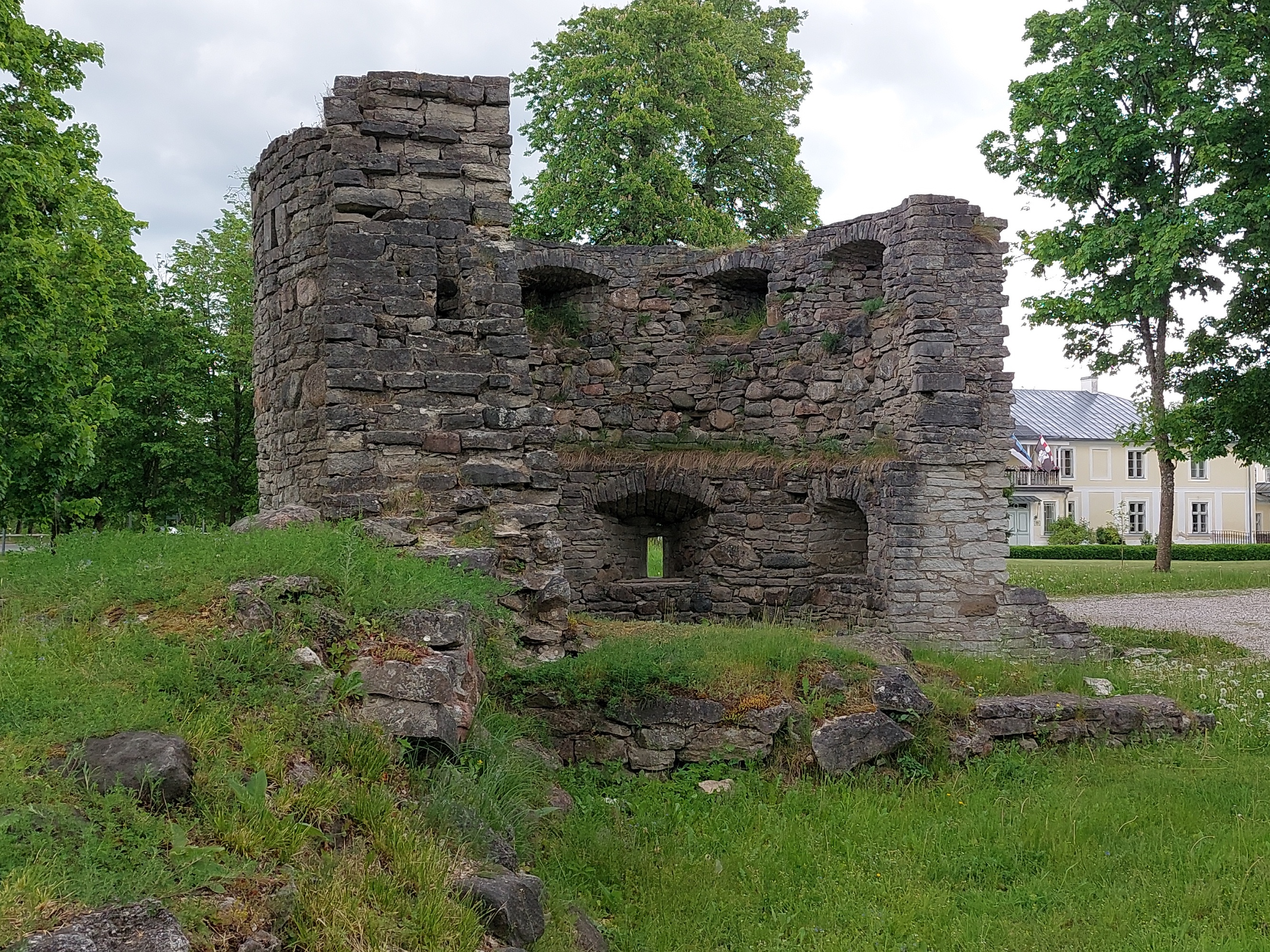 Padise kloostri varemed: kahuritorn rephoto