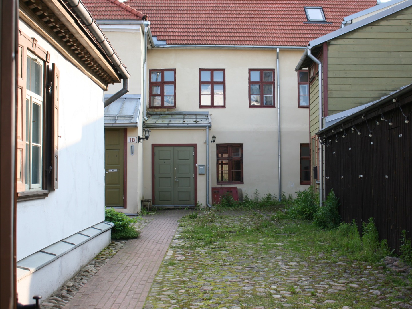 Tartu. Building at the University of Tartu. 38 (Jaani tn 18) - Kaja Noodla residency rephoto
