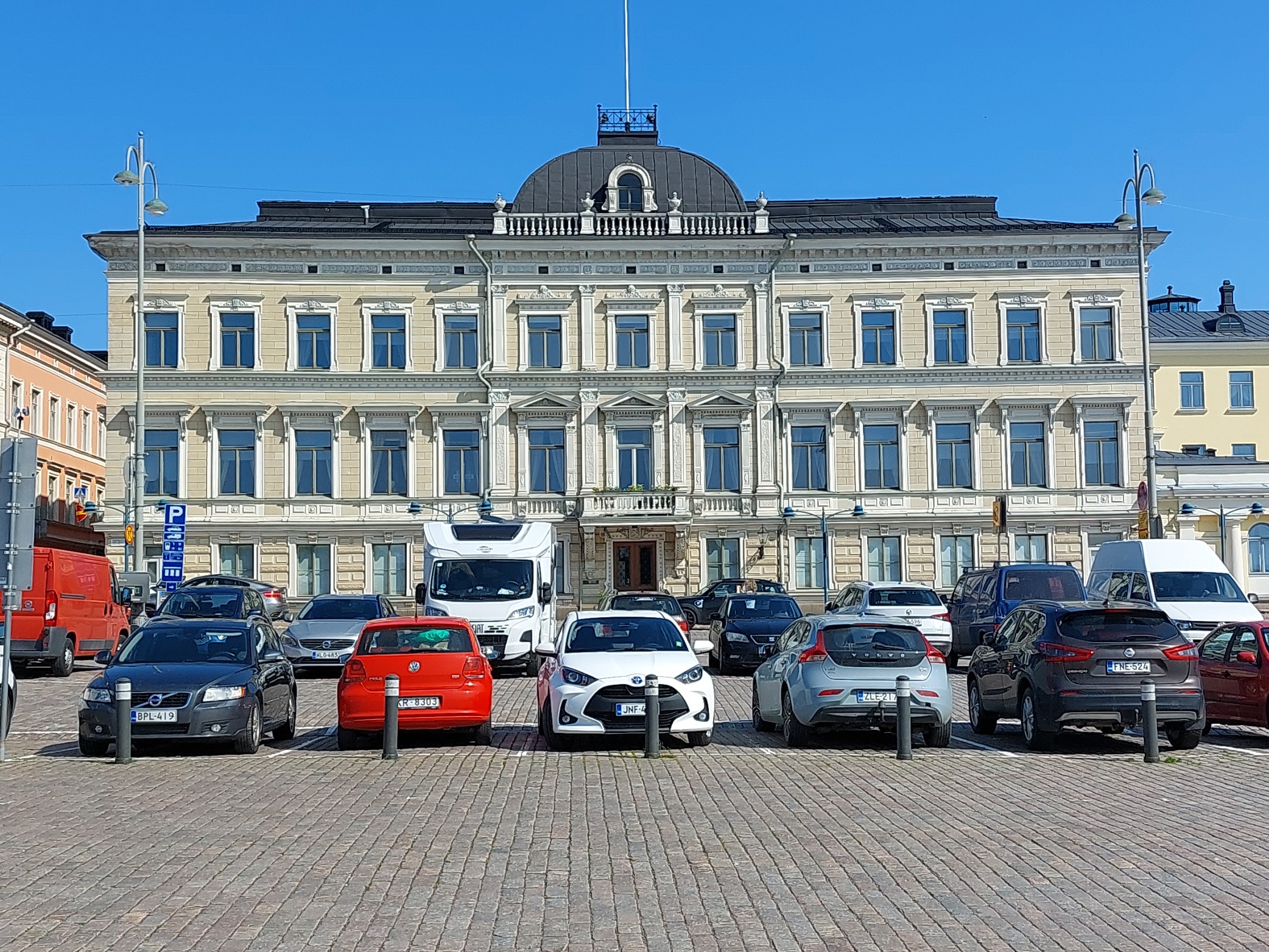 Korkeimpien oikeuksien talo; Pohjoisesplanadi 3 & Helenankatu 1; Helsinki rephoto