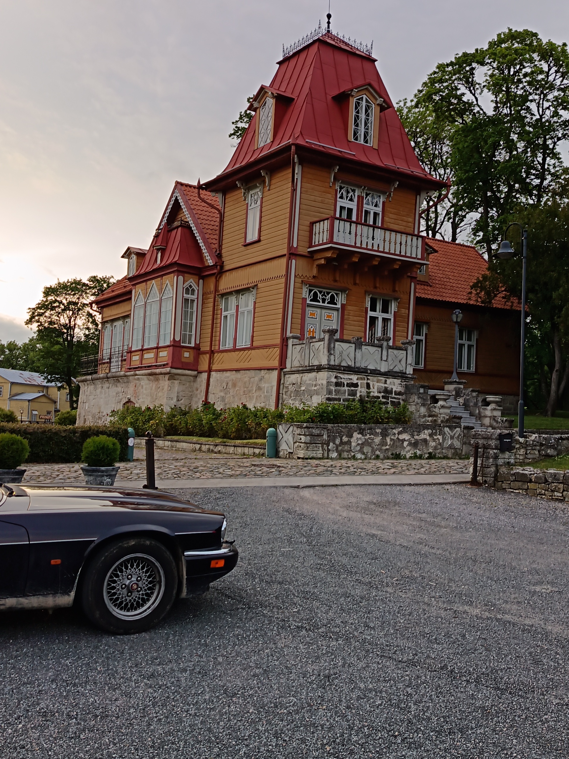 Aadlielamu Lossi 16 rephoto