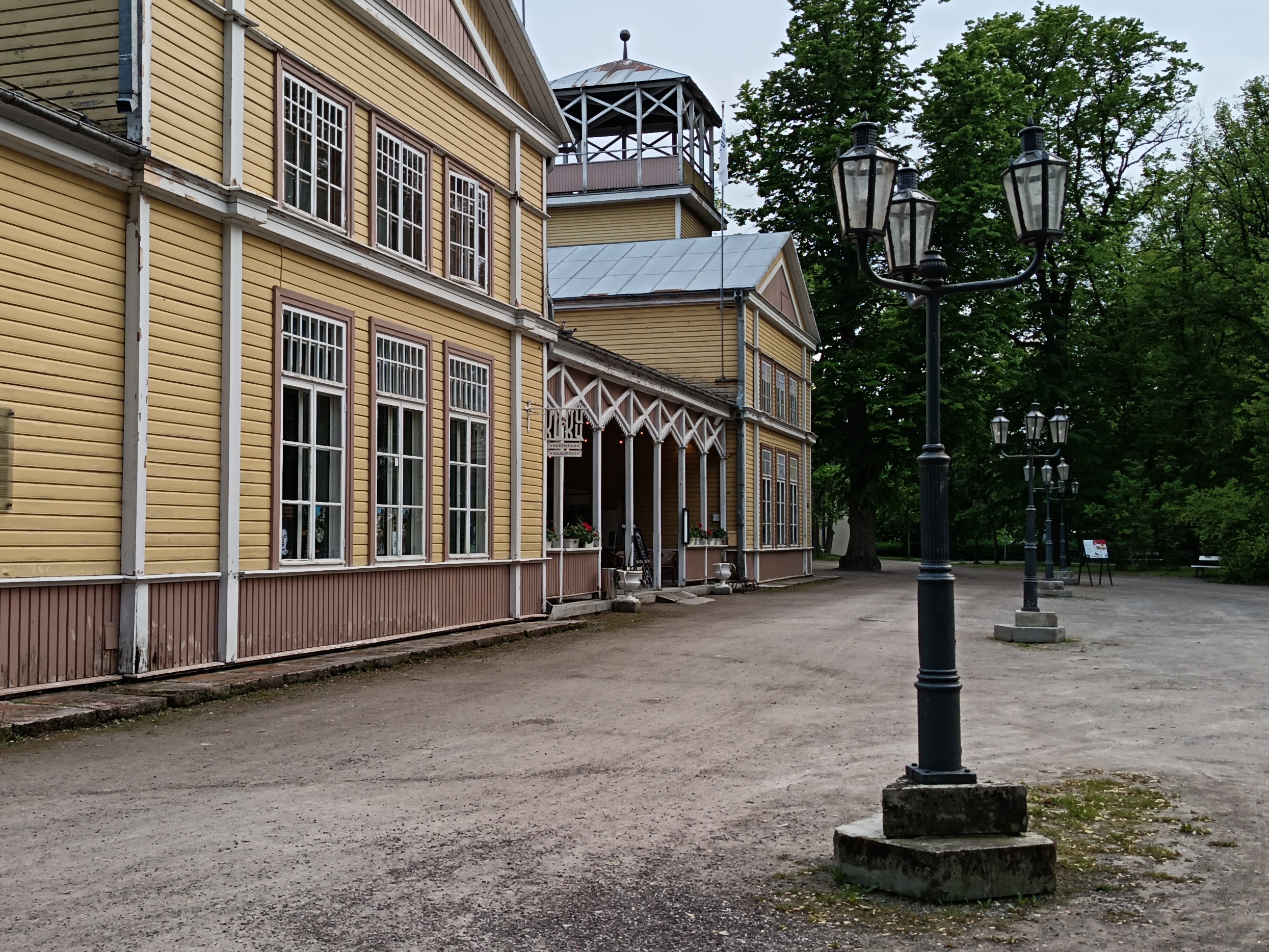 Kuressaare Lossipark, kuursaal rephoto