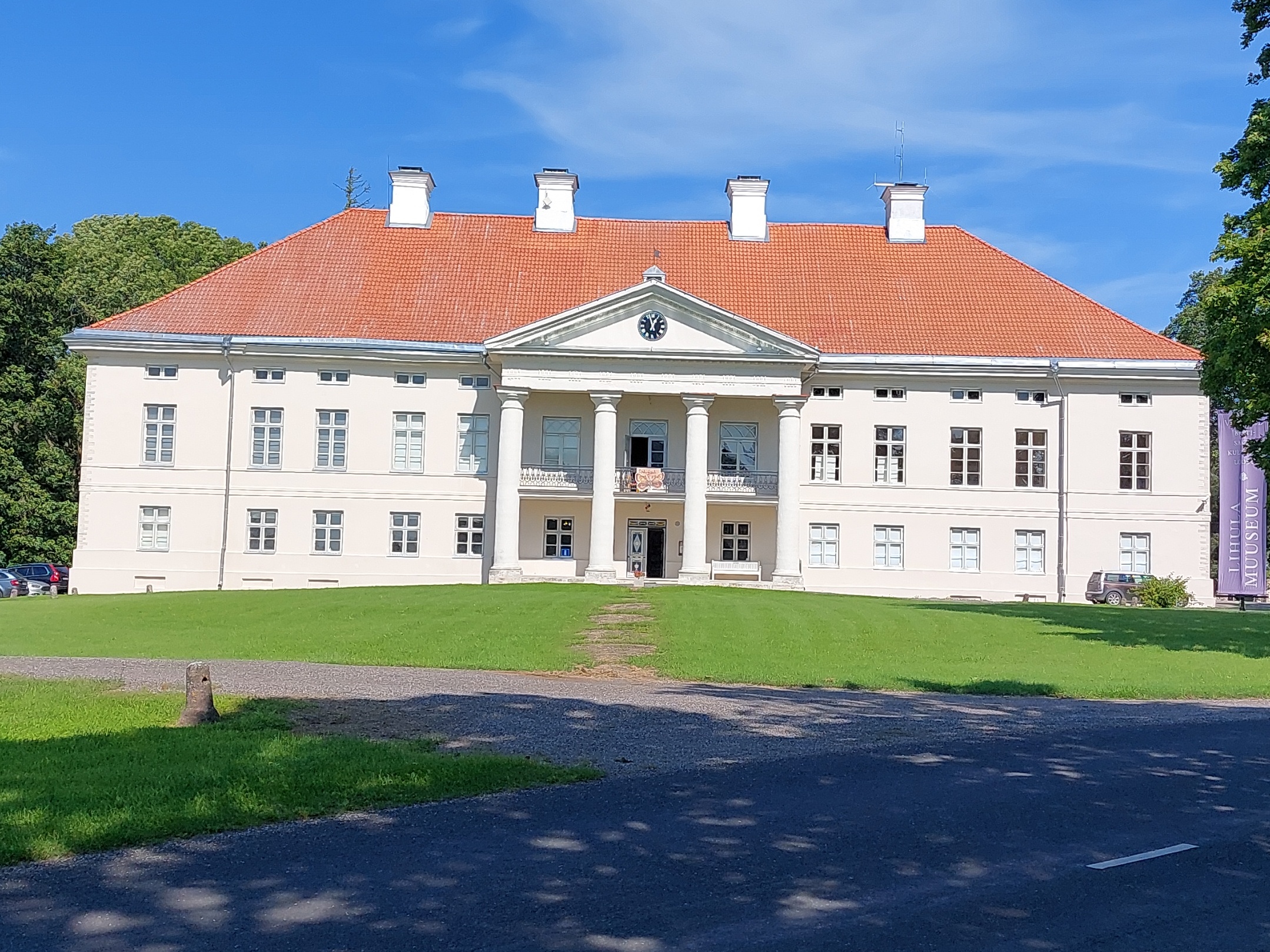 Lihula mõisa peahoone. rephoto