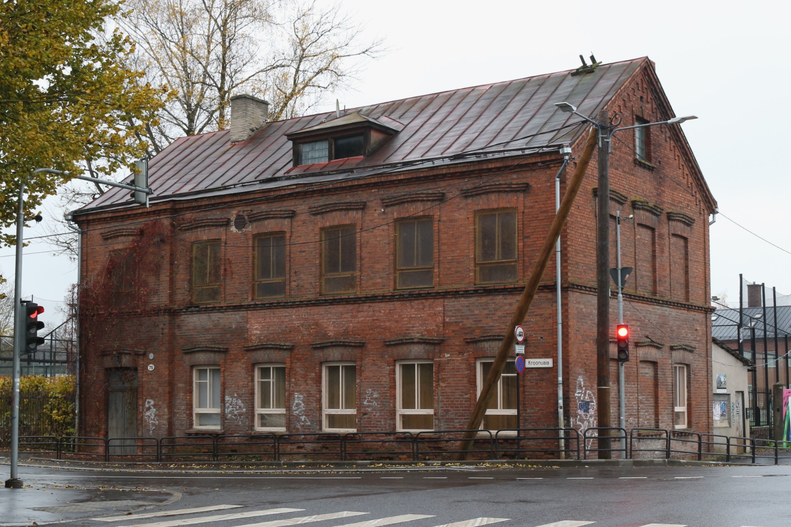 Linnavaade. Kroonuaia tn 72 Tartus 1992a. rephoto