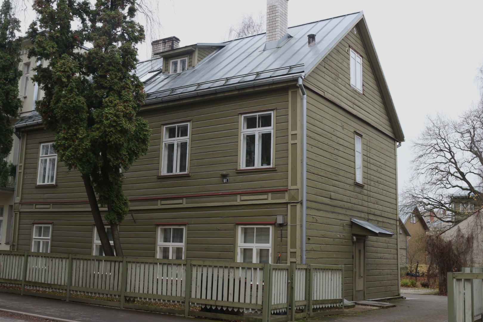 TÜ juubelipidustused 1982a. Maja Burdenko tn 61, siin asus D. Uljanovi kortermuuseum. rephoto