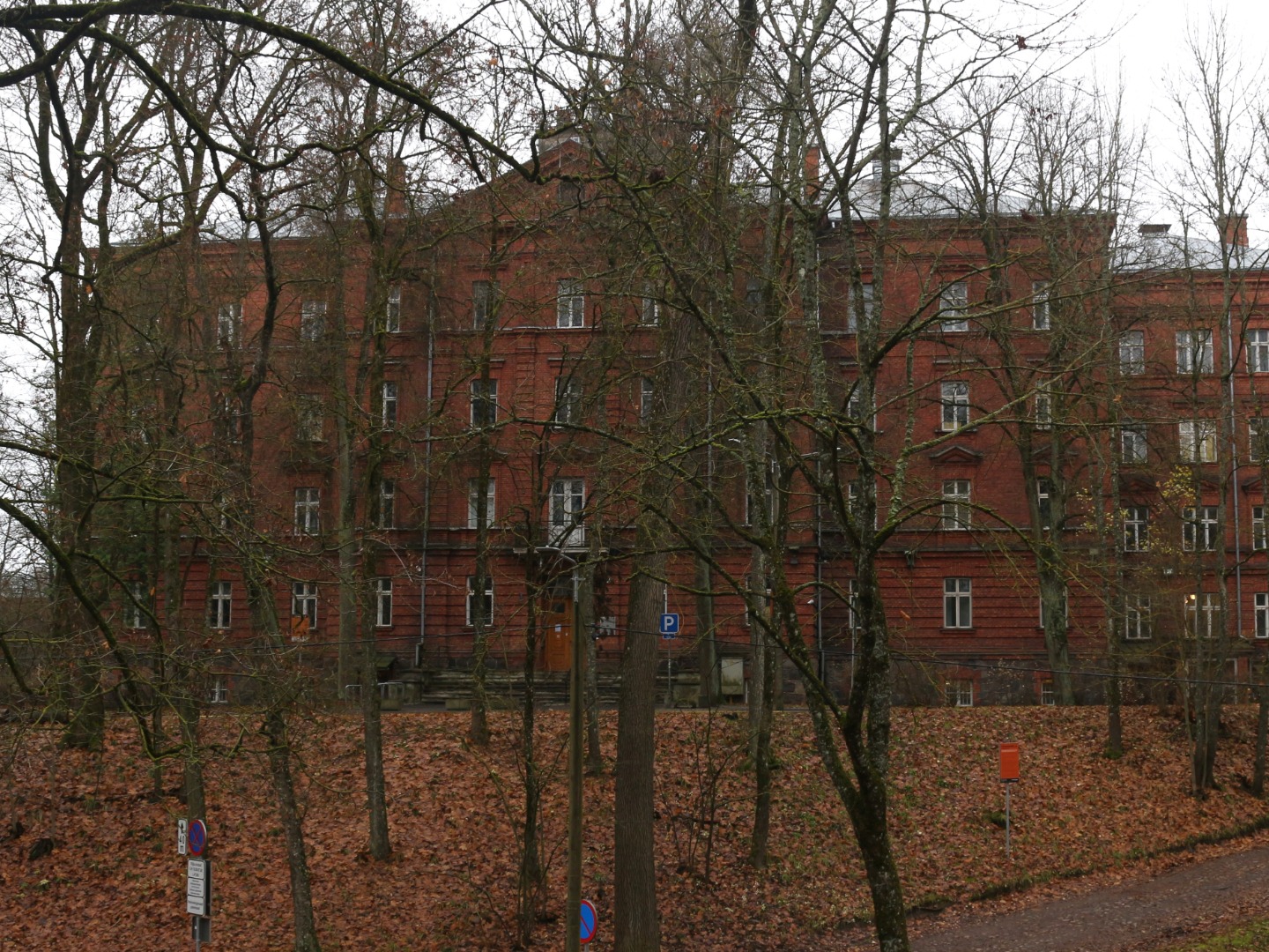 Üliõpilaste ühiselumaja Tartus, Toomemäel rephoto