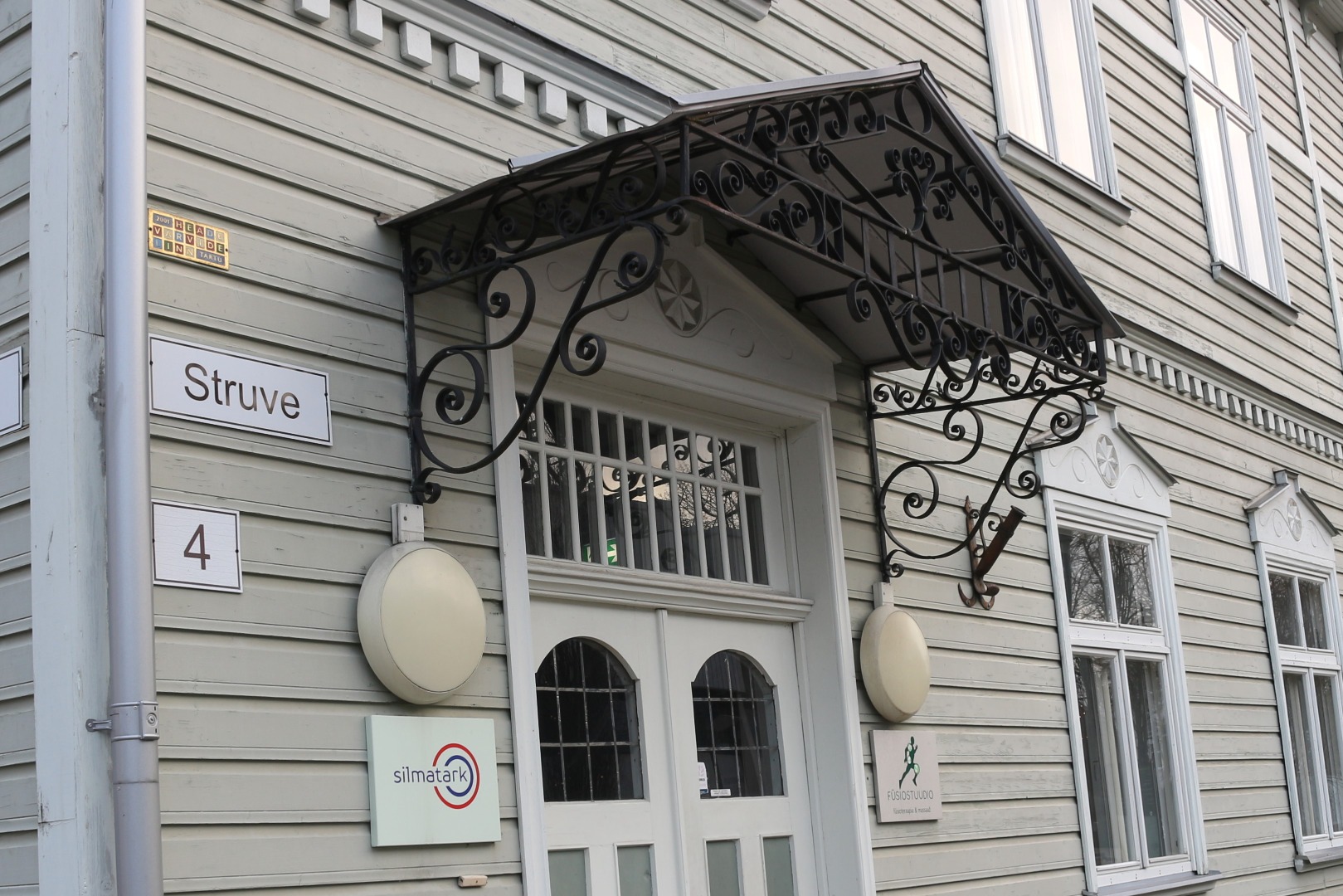 Tartu puuarhitektuuri näidismaja W.Struve tänava nurgal. rephoto