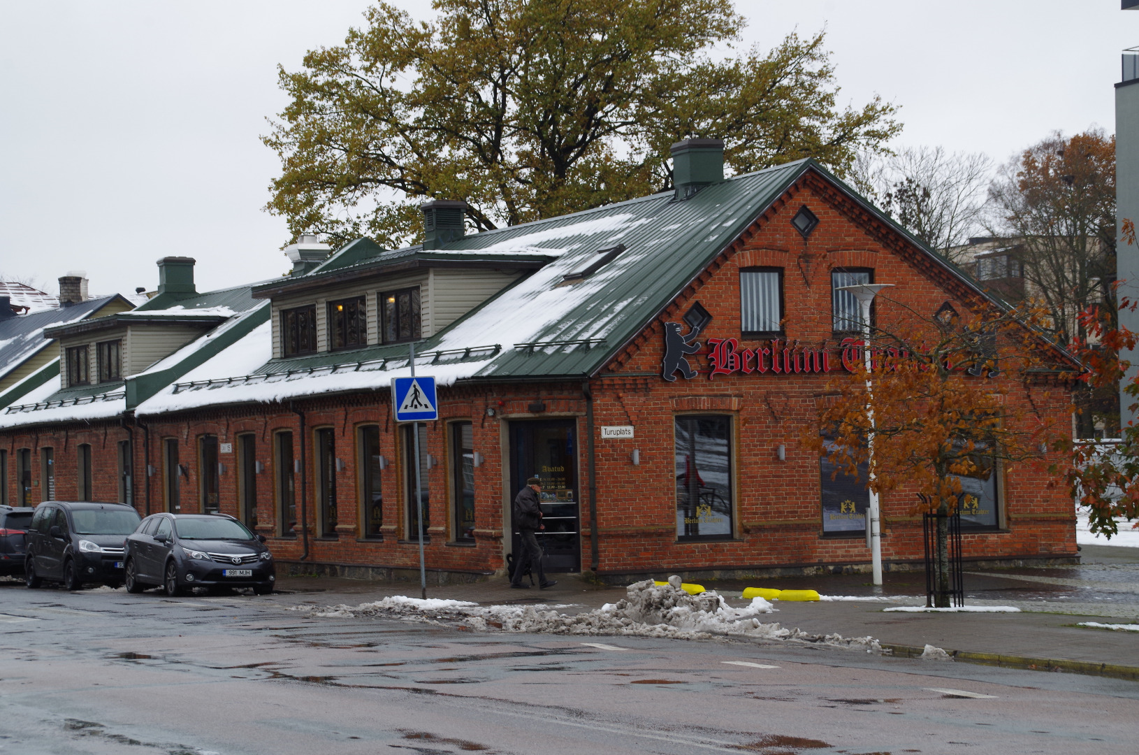 Hoone Laia tänava ja Turuplatsi nurgal Rakveres rephoto