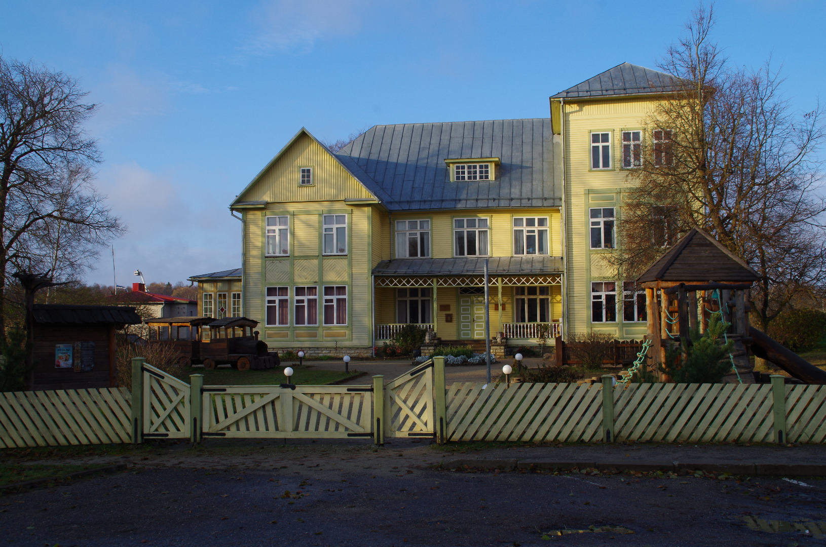 Kindergarten in Rakvere in Koidula Street. rephoto