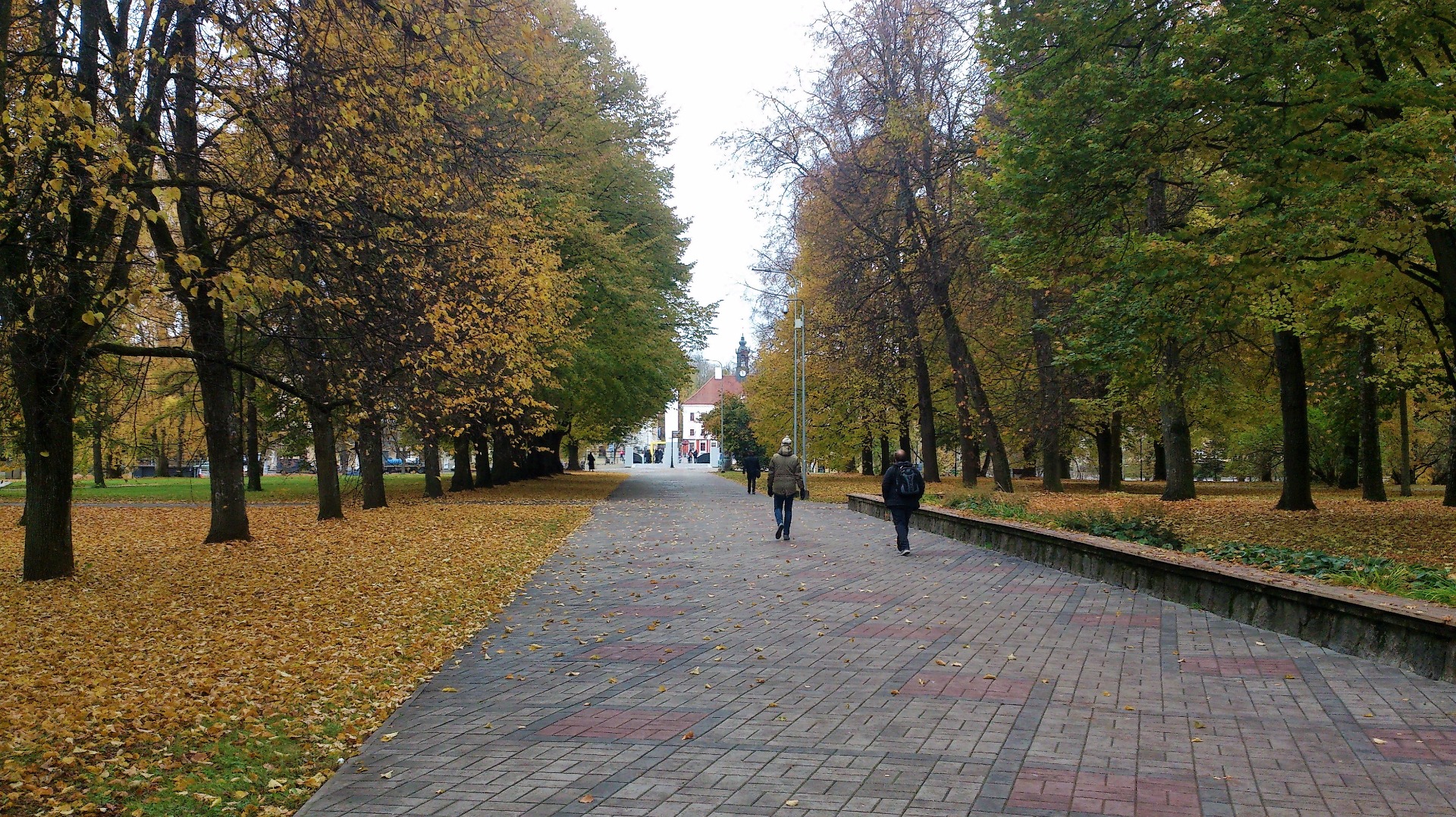 Tartu, vaade Raatuse tänavalt kivisilla ja raekoja poole rephoto
