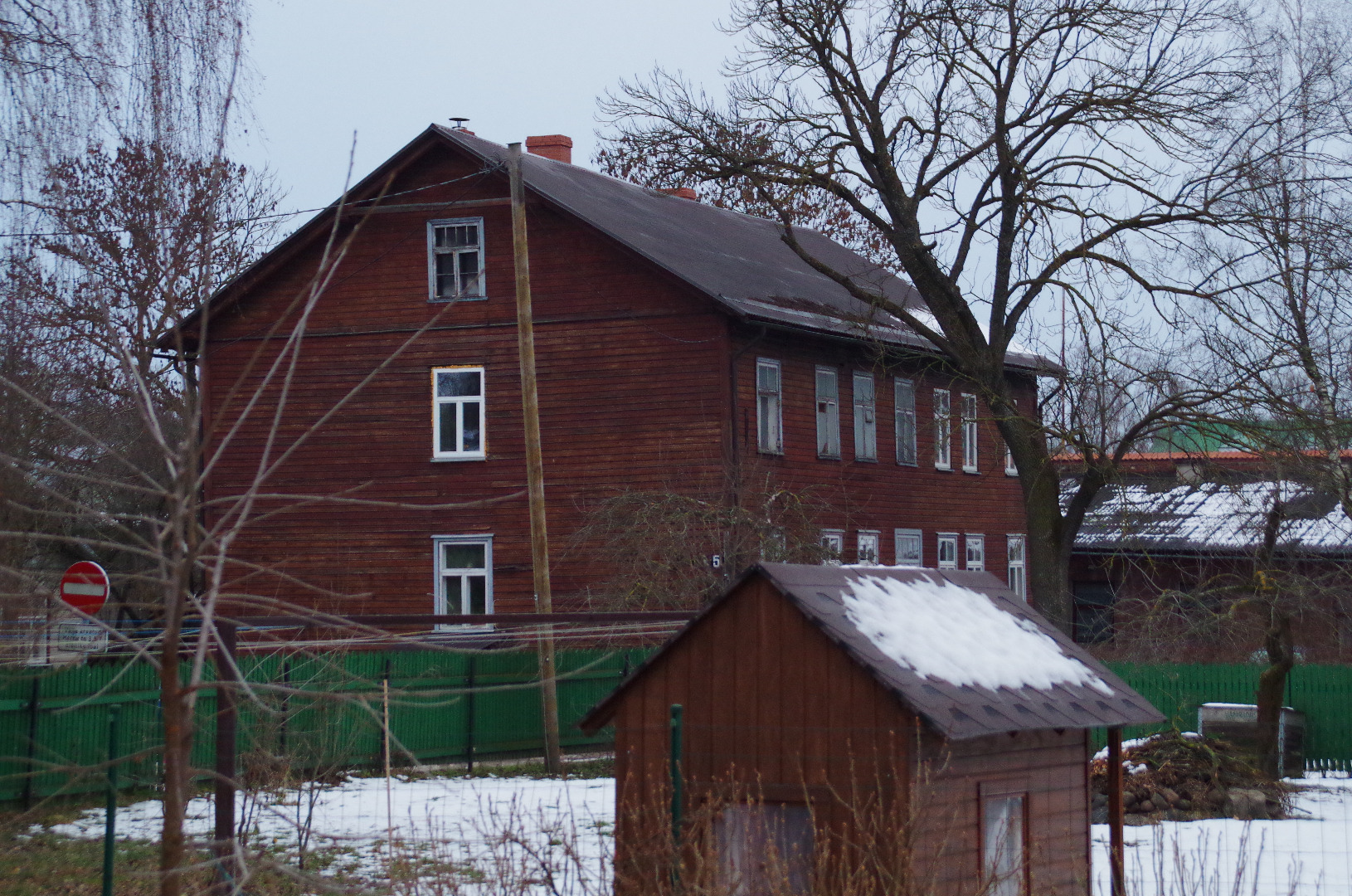 Tartu, Herne 5. The house is located on the side of the Herne Street, approximately 80 m from the street, inside the garden. rephoto