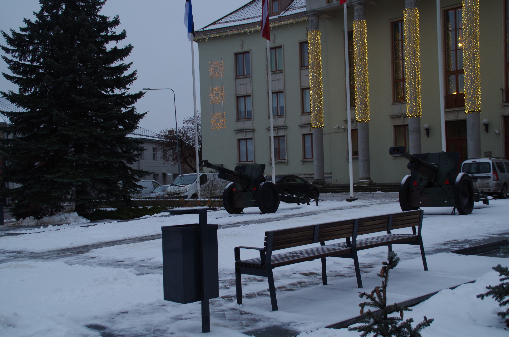 Lenini kuju Eesti Põllumajanduse Akadeemia peahoone ees rephoto