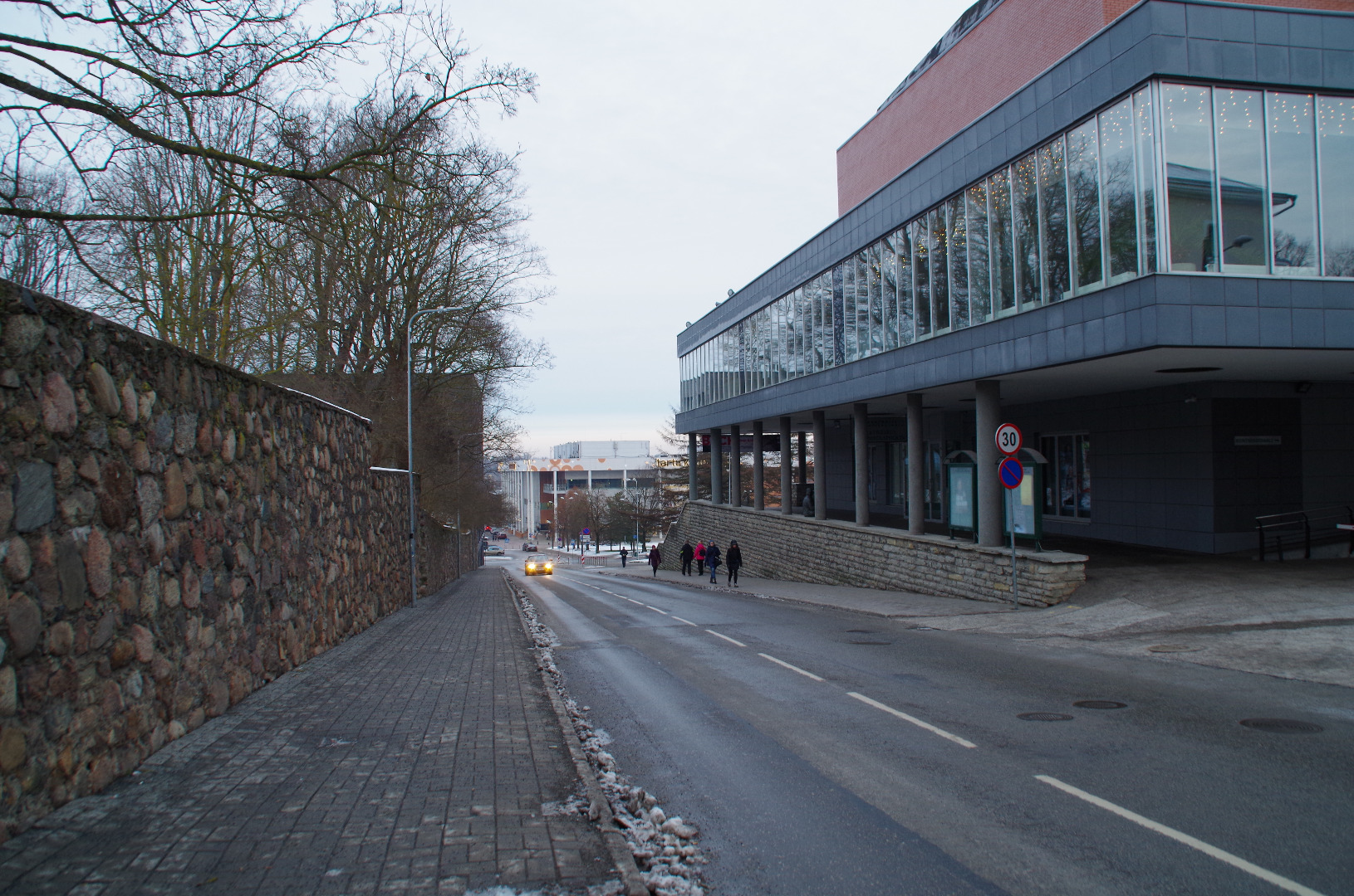 Aia tänav Vanemuise teatri kohal rephoto