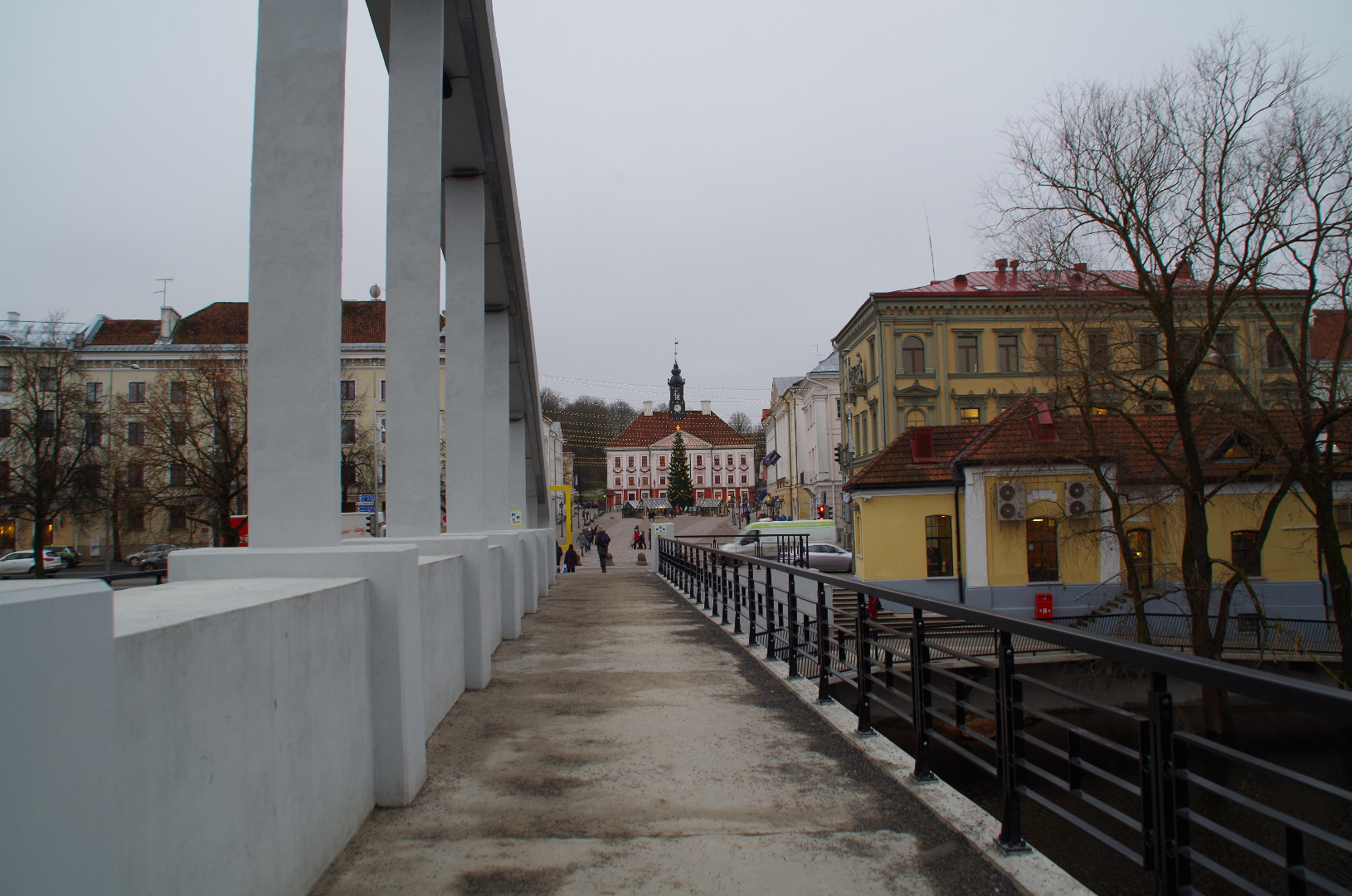 Turu tänav koos raekojaga. Tartu album rephoto