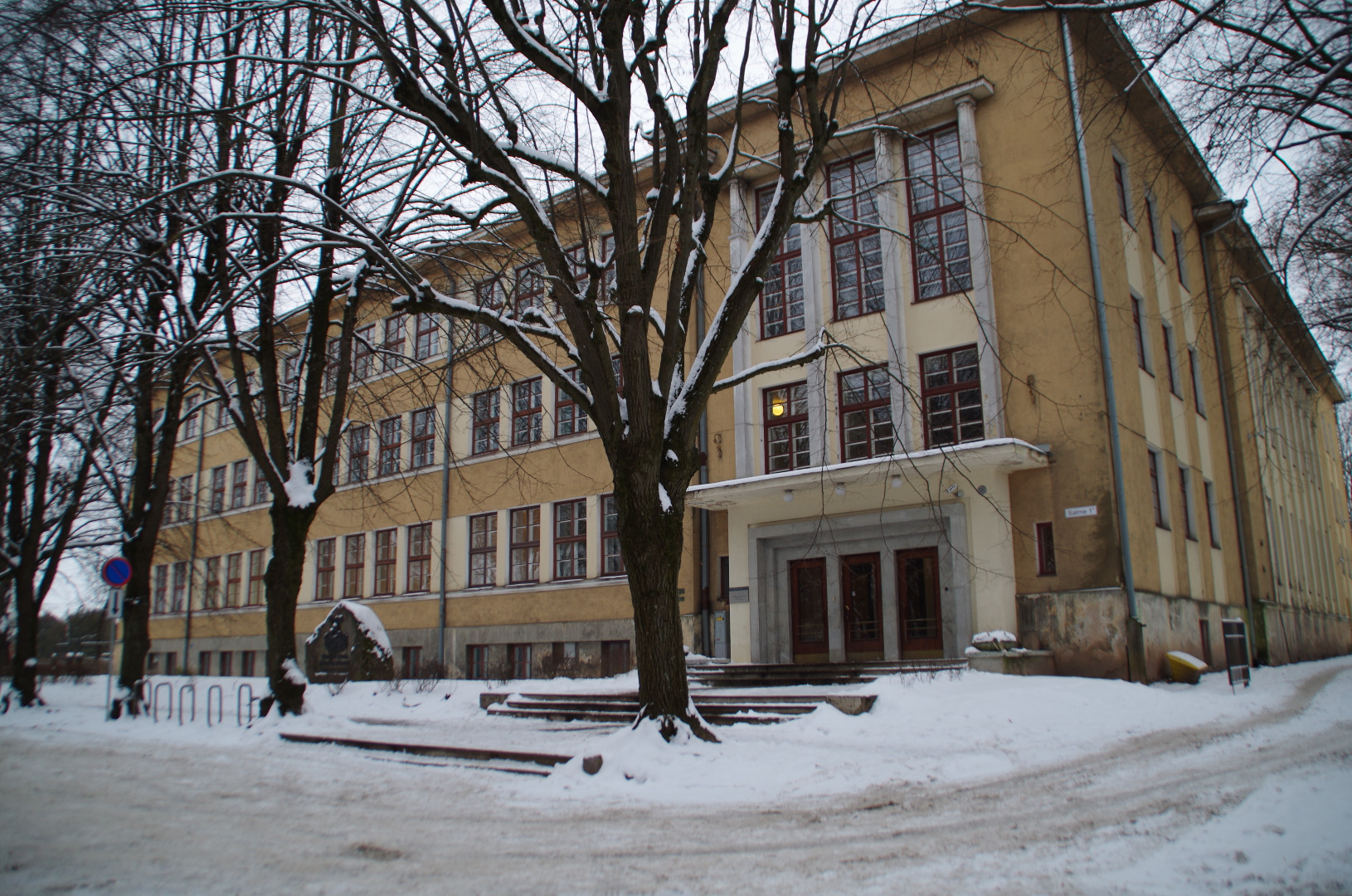 TÜ Õpetajate Instituut (varem: kommertsgümnaasium, kaubanduskool, Tartu Õpetajate Instituut, Tartu Pedagoogiline Kool, Tartu Õpetajate Seminar), hoone vaade. Arhitekt Arnold Matteus rephoto