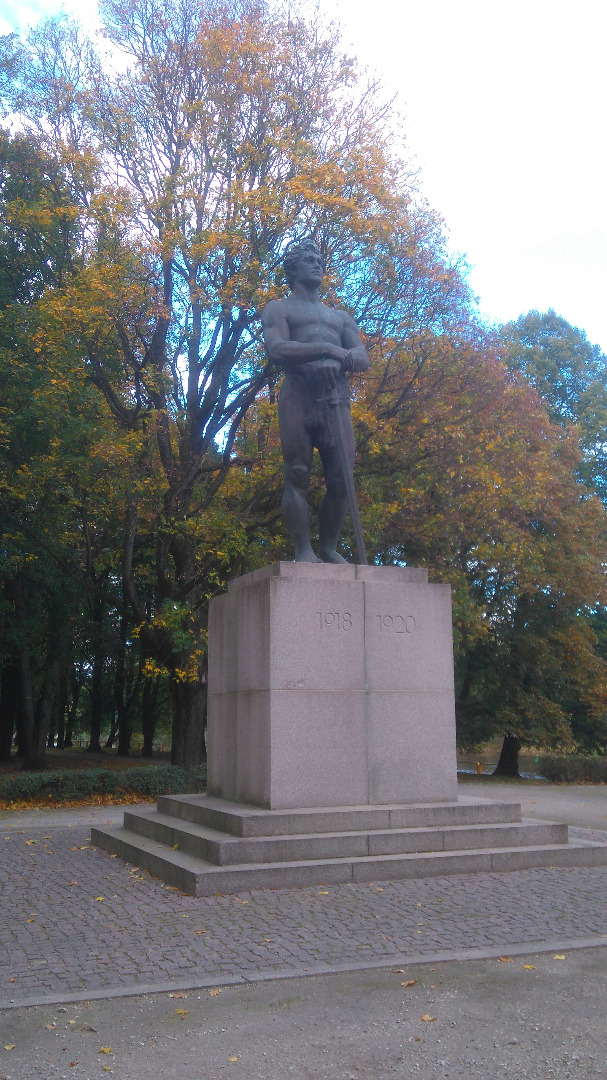 Fr. R. Kreutzwaldi mälestussammas Emajõe-äärses pargis. Tartu, 1960-1970. rephoto