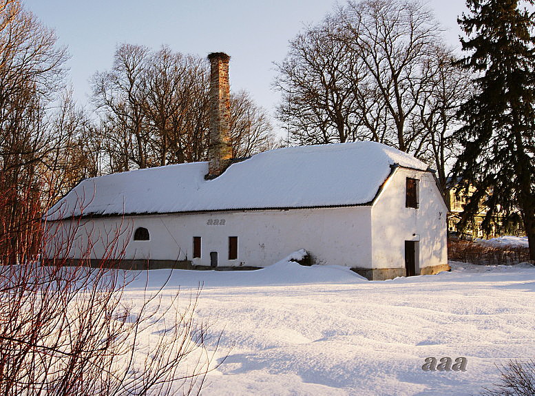 Foto. Räägu mõisa viinaköök (?), hilisem ait-kuivati. Mustvalge. Asub: HM 7975 -  Haapsalu rajooni tehnikamälestised rephoto
