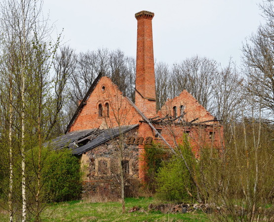 Light the manor wine factory, 19th century. rephoto