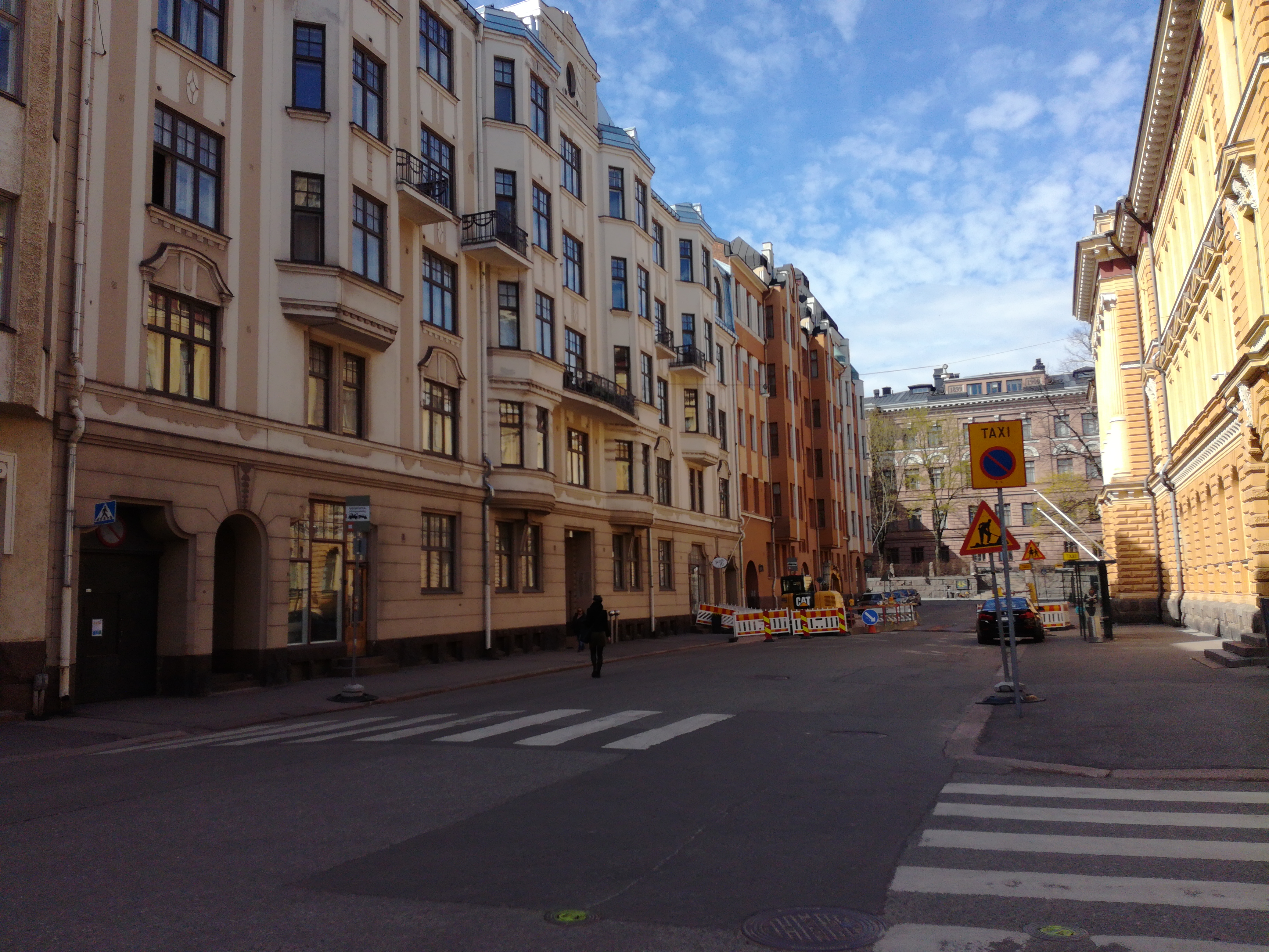 Mariankatu 24, 26, 28.  Sedmigradskyn pientenlastenkoulun, Mariankatu 24. rephoto