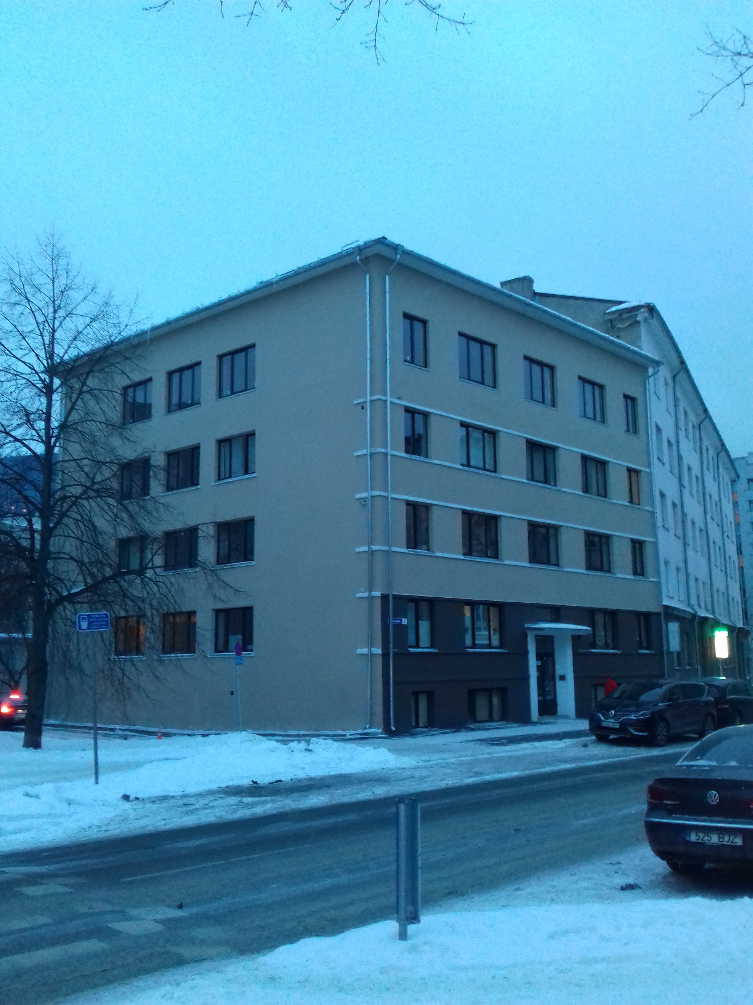 Korterelamu Tallinnas Hospidali 4, vaade hoonele. Arhitekt Karl Tarvas rephoto