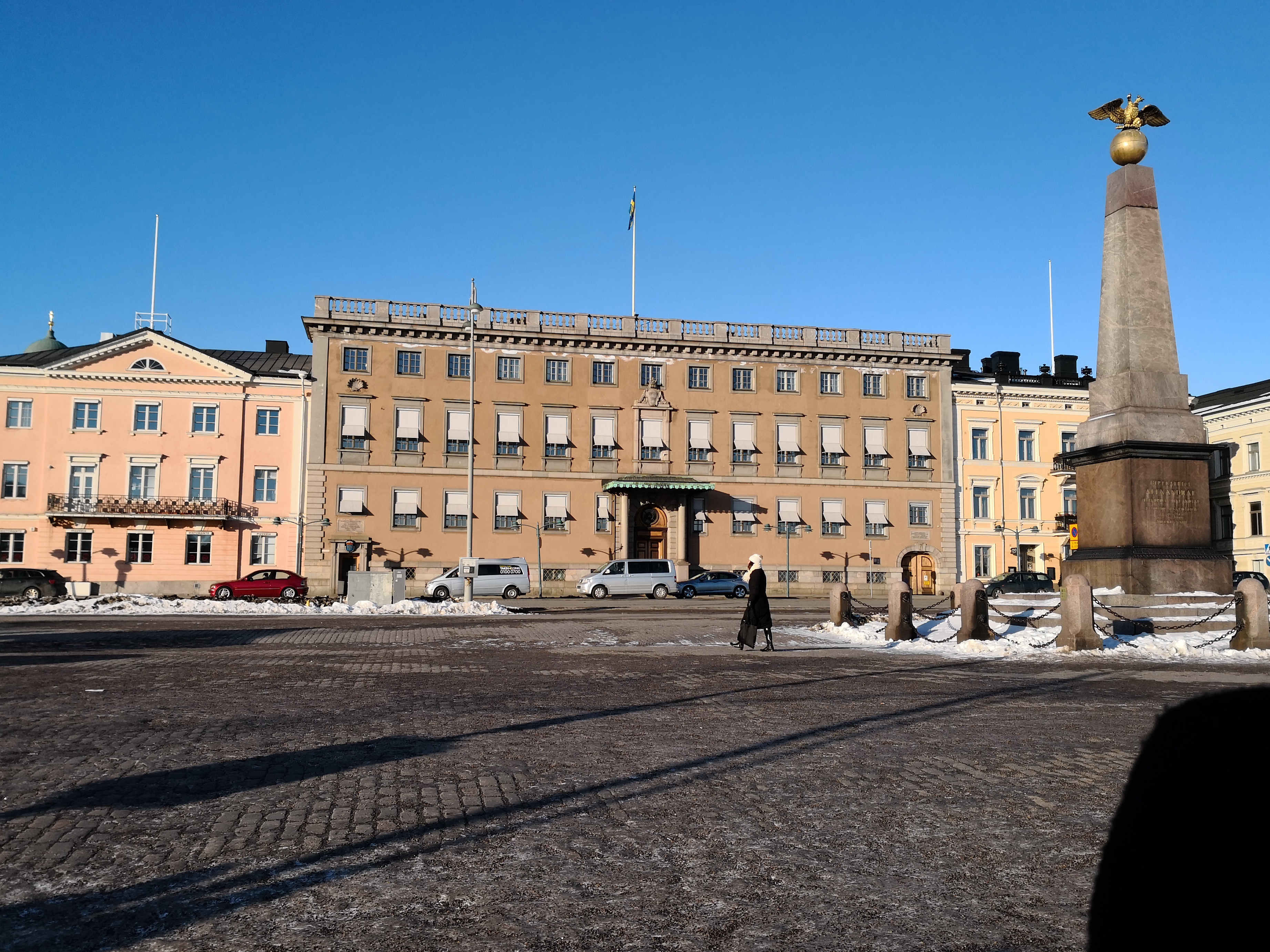 Venäläisiä jäätelökauppiaita Kauppatorilla rephoto