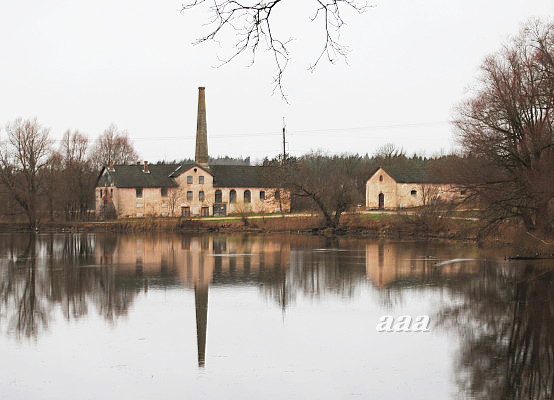 Wine factory in Porkuni Manor rephoto