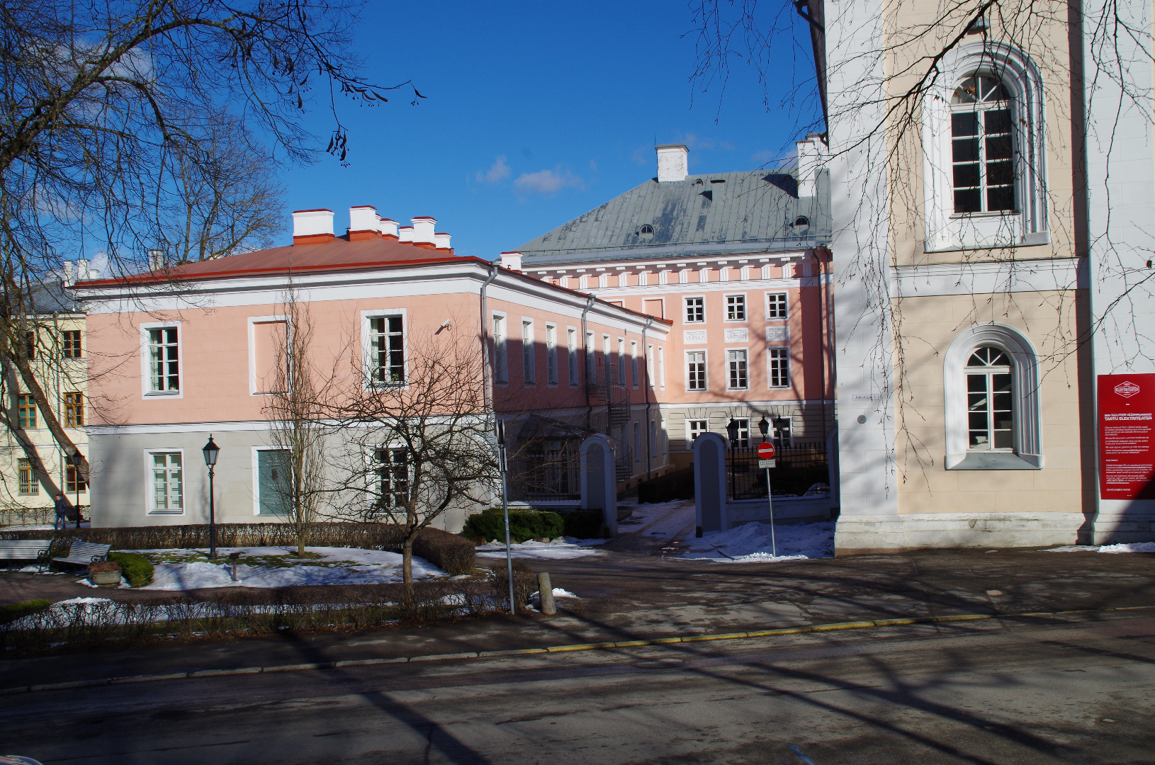 Main building of the University of Tartu, 1802-1809.a. rephoto