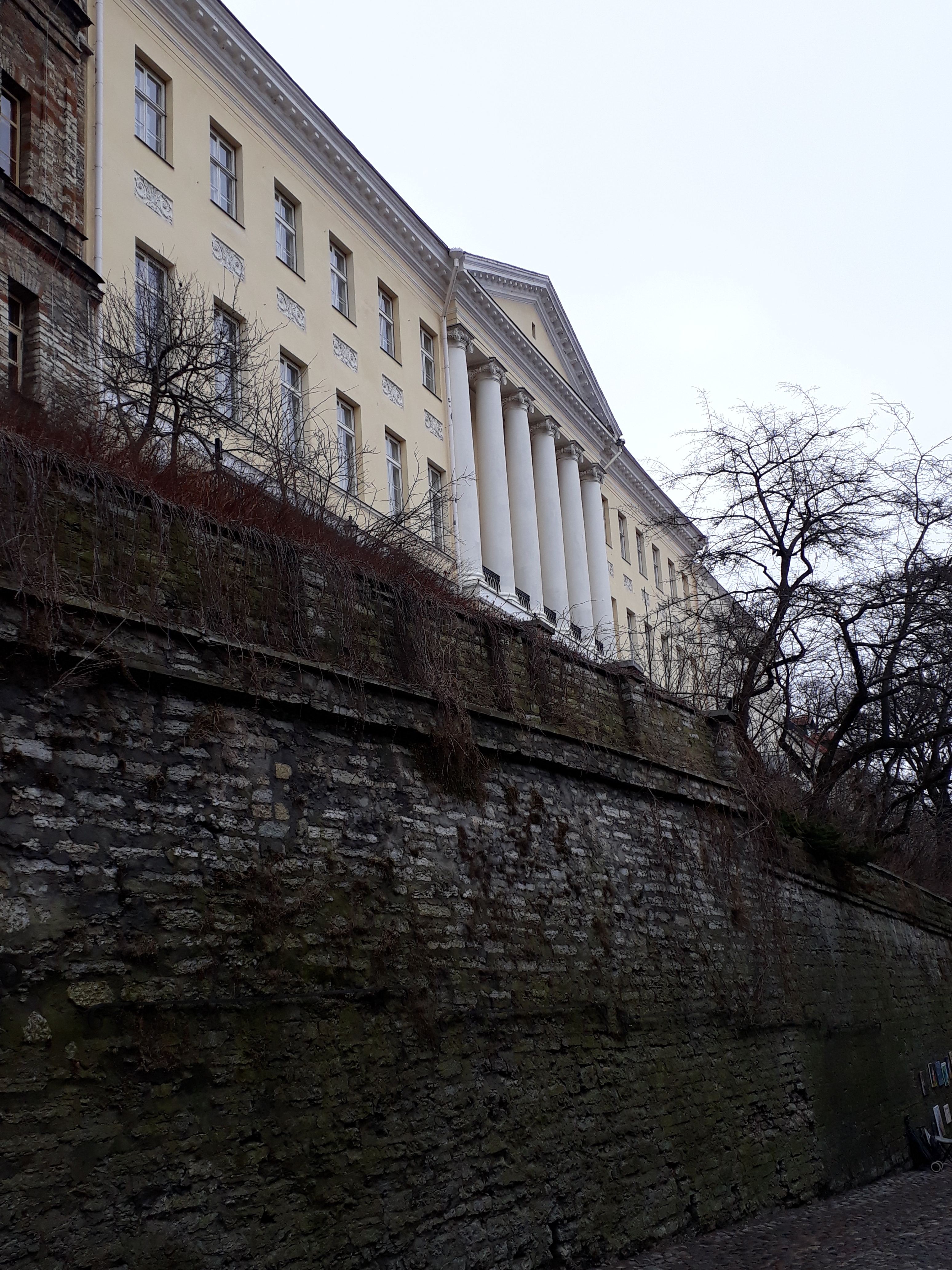Toompea. Meet t. 8 O-fassade view from the pitch of foot rephoto