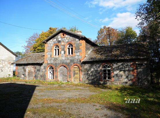 Vohnja Manor Oil Pairs rephoto