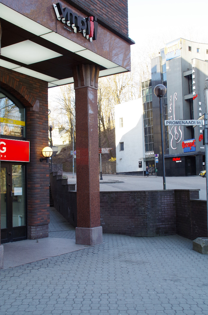 Maja uks Promenaadi tänav 1 rephoto