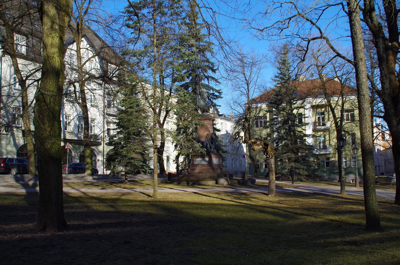 Tartu. View of the Barclay Square Michael Andreas Barclay de Tolly with the memorial pillar and buildings near the Square rephoto