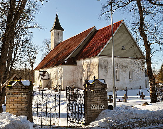 Noarootsi Katariina kirik, vaade hoonele kagust rephoto