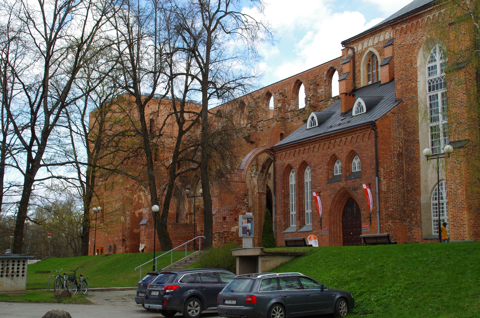 Foto. Tartu. Toomkiriku varemed. 1891. rephoto