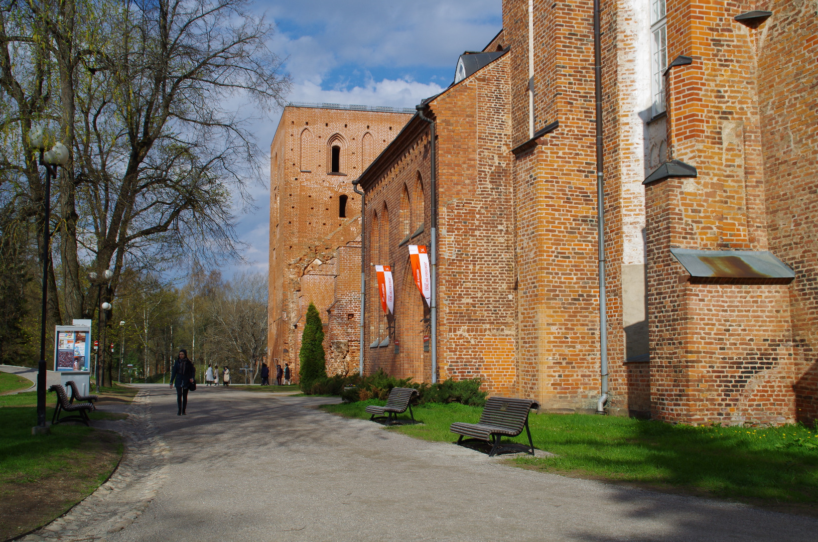 Toomkiriku varemed. rephoto