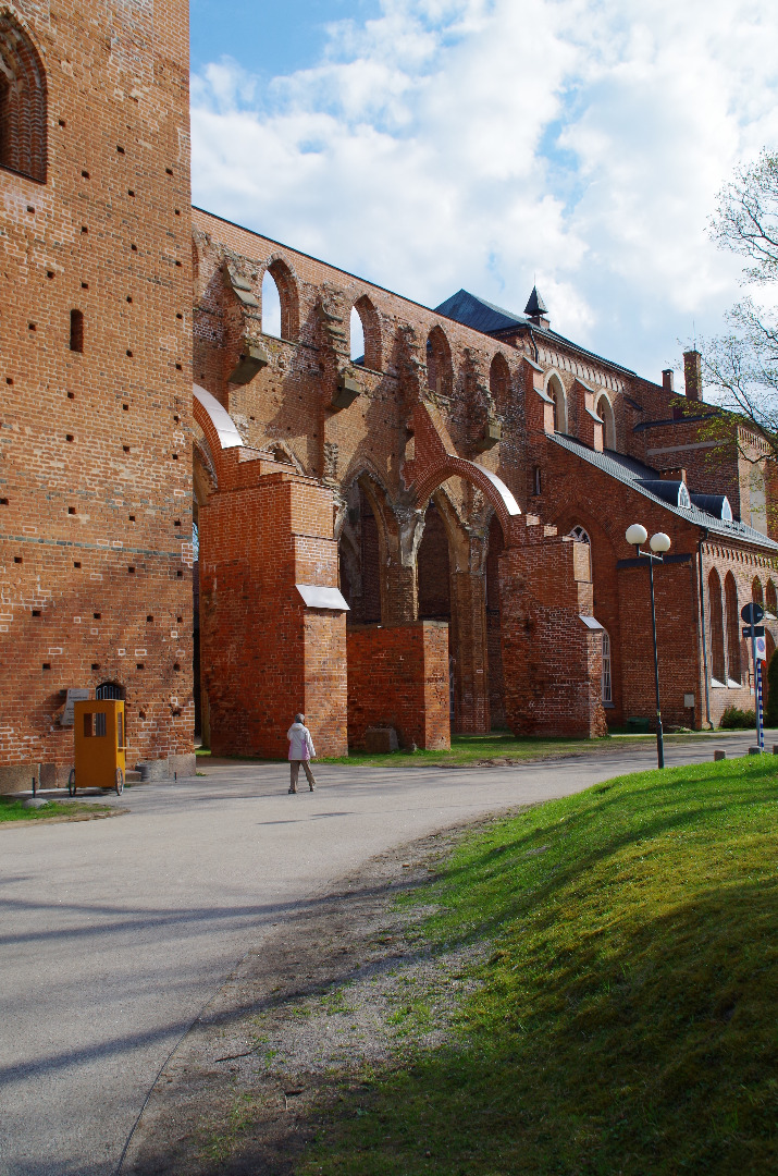 Tartu, the ruins of the Toomkirik. rephoto