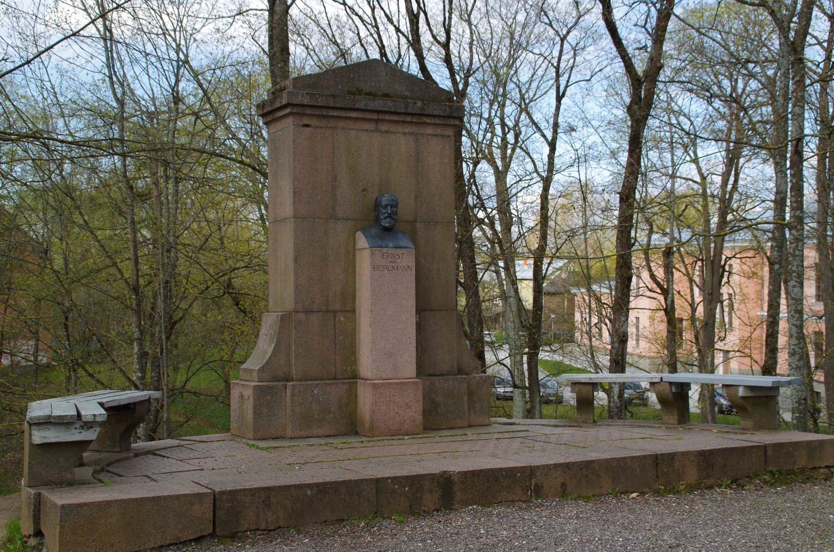 Jurjevъ : Dorpat : Bergmann-Denkmal rephoto