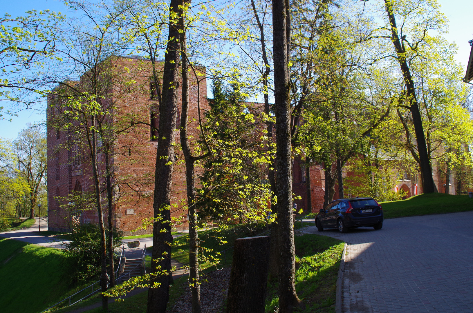 Estonia : ruins of Tartu Toom rephoto