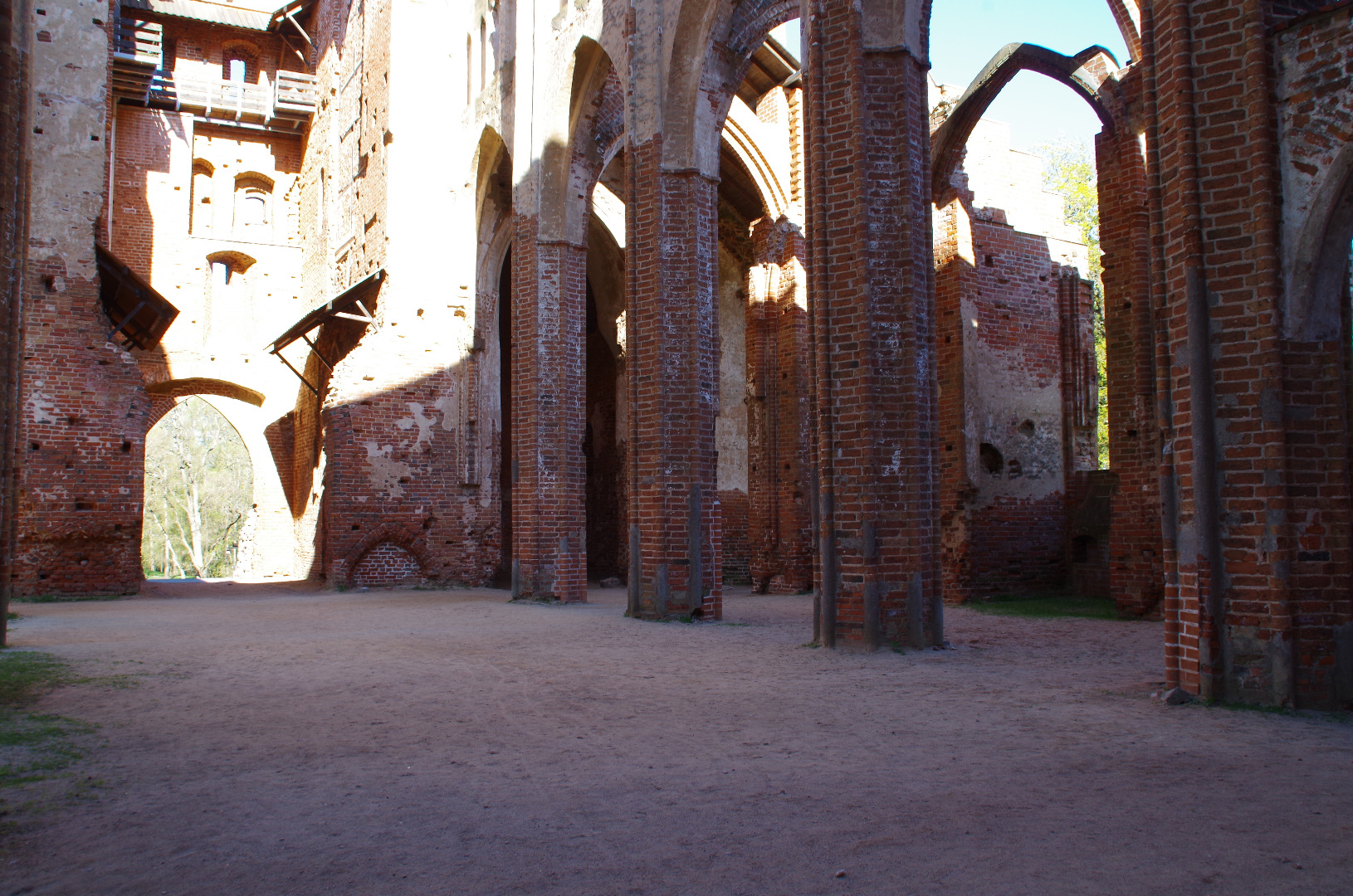 Ruins of Tartu Toomkirik rephoto