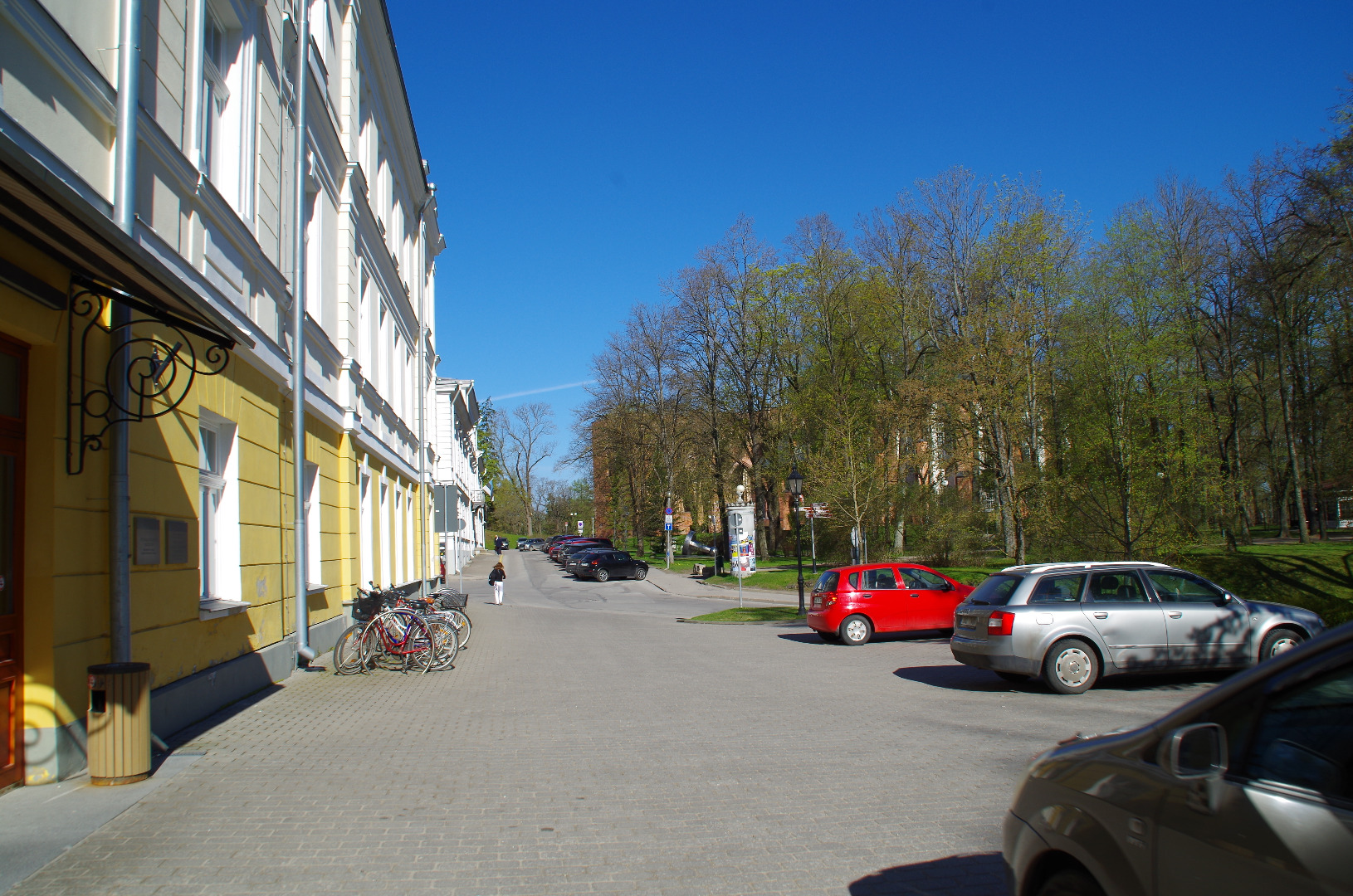 Foto. TARTU. VAADE TOOME VAREMETELE JA SISEKLIINUKULE (A. M. Hageni akvarell, 1827). rephoto