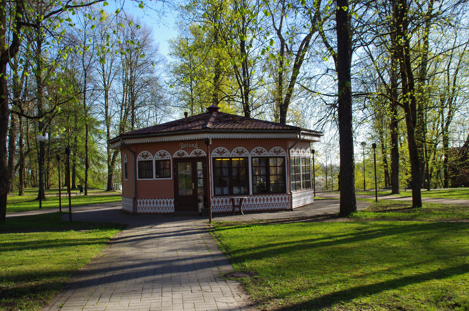 Naisüliõpilane Toomel rephoto