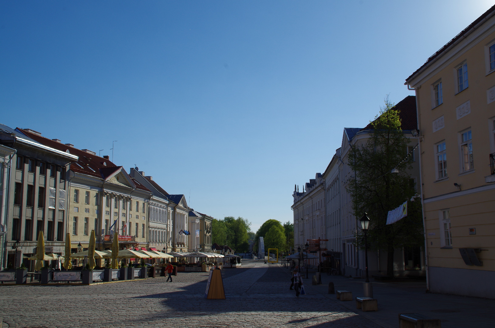 View of the Raekoja square from the Raekoja towards o rephoto