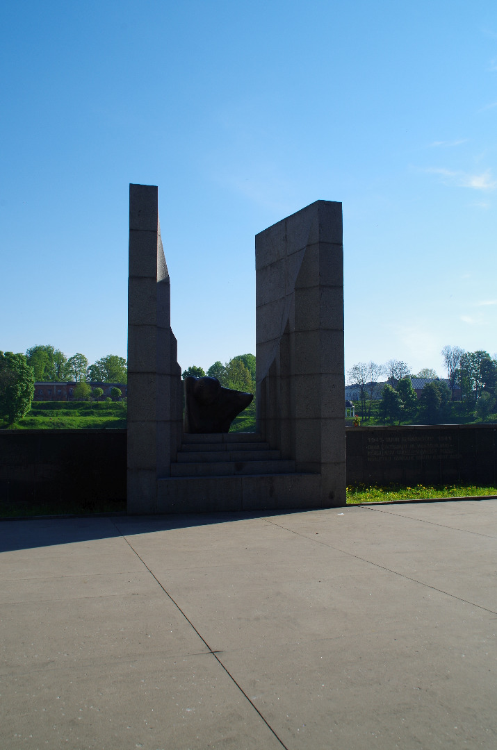 Vabastajate monument Raadi pargis rephoto