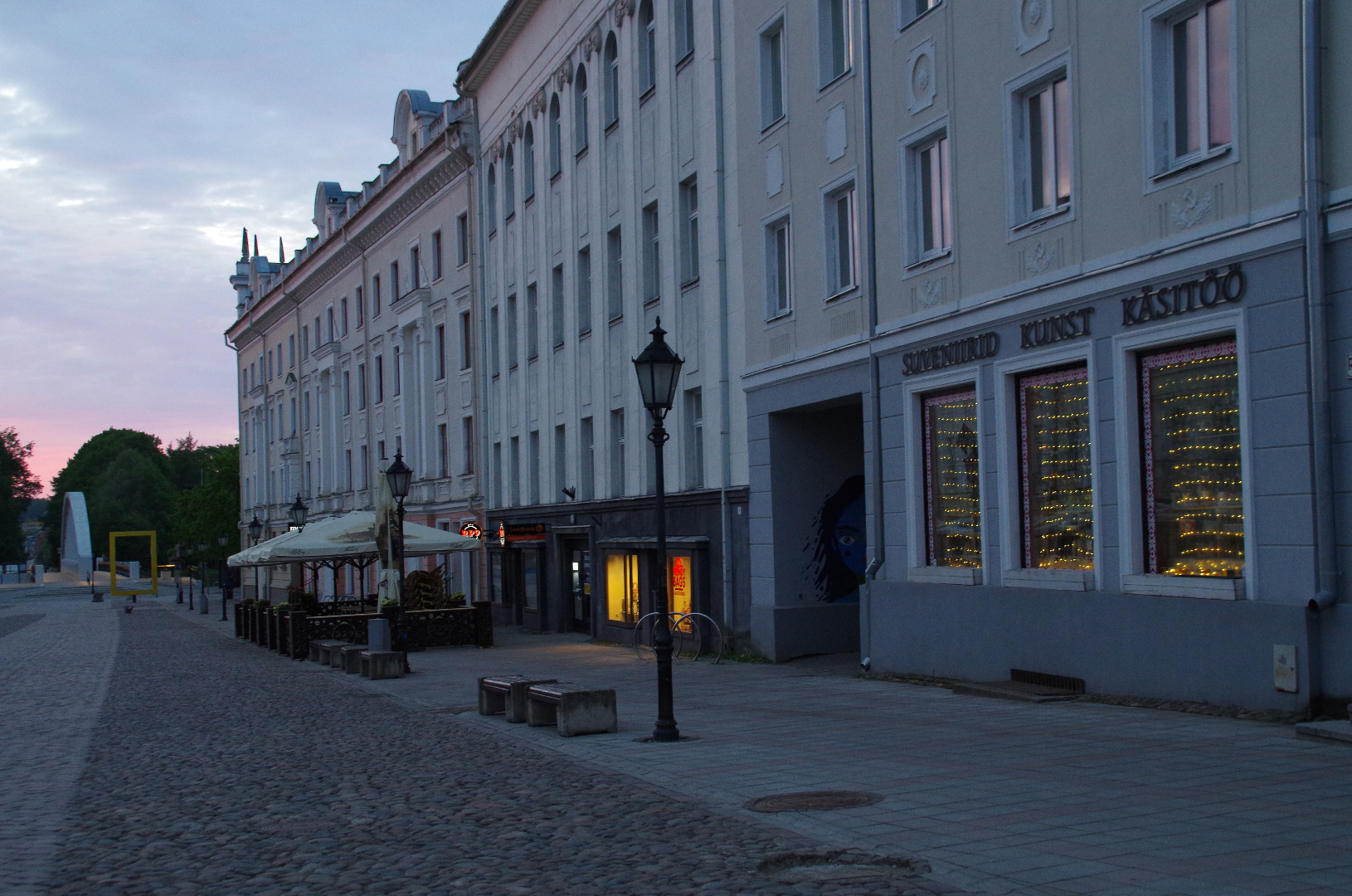 President Lennart Meri on Tartu Raeplats, 1994 rephoto