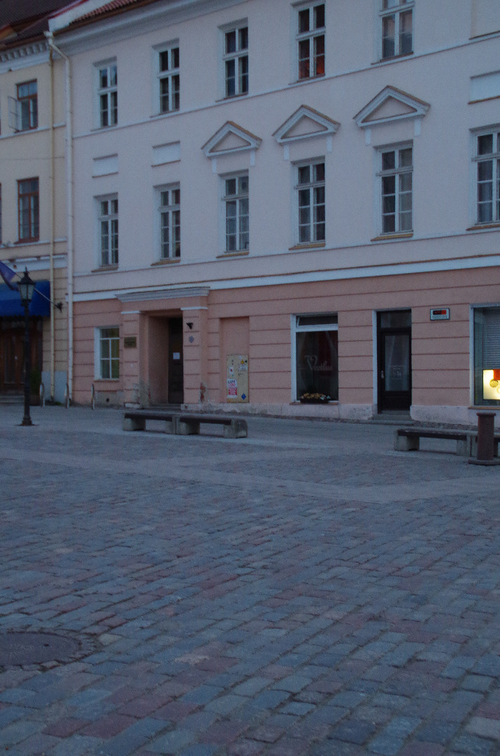Dionysia 1992, opening of the festival at Raekoja Square; members of the Sinimandria Theatre Studio rephoto