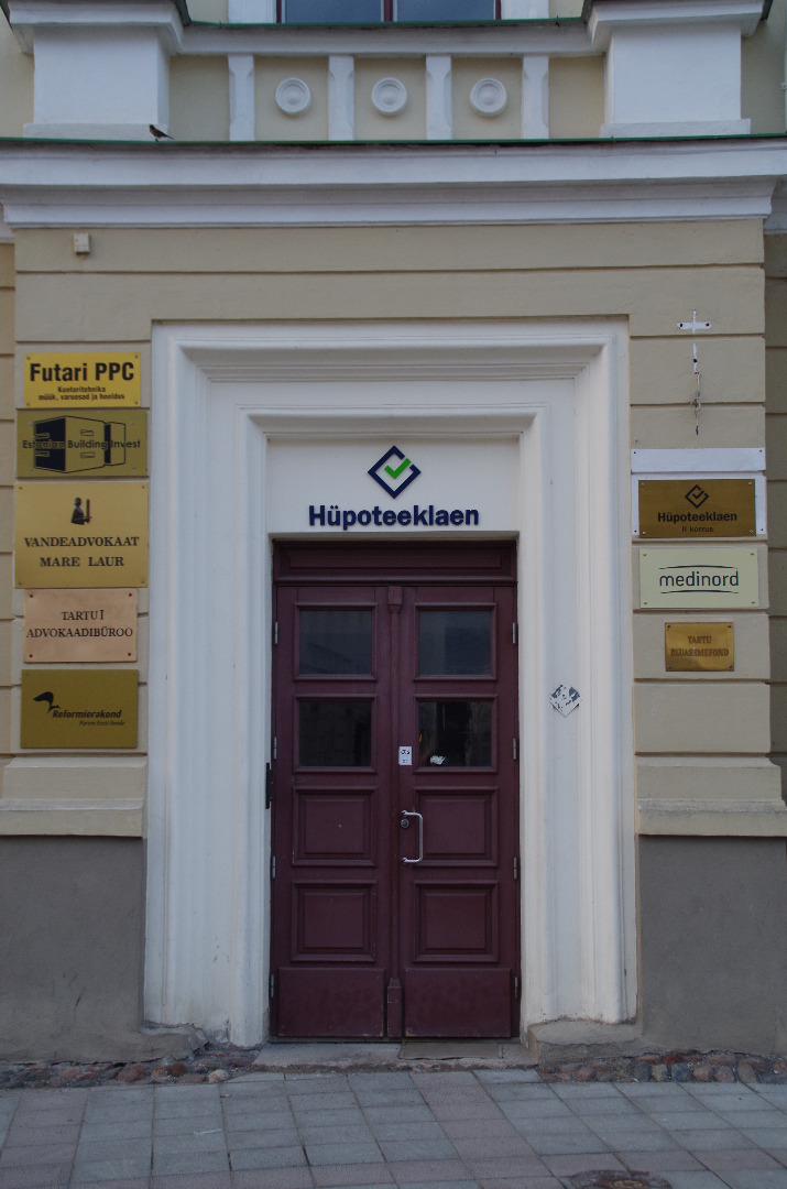 Uks Suurelturul "Hotel Amerika", nüüd Raekoja plats rephoto