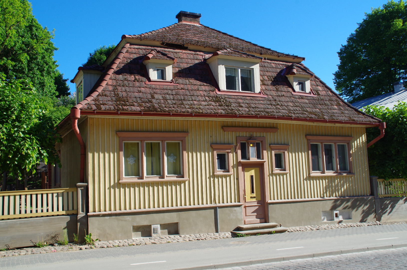 Elamu Tartus, fassaadivaade. Arhitekt Adolf Käsper rephoto