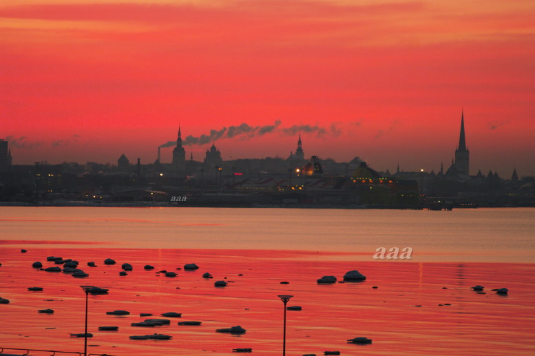 View of Tallinn from the sea rephoto