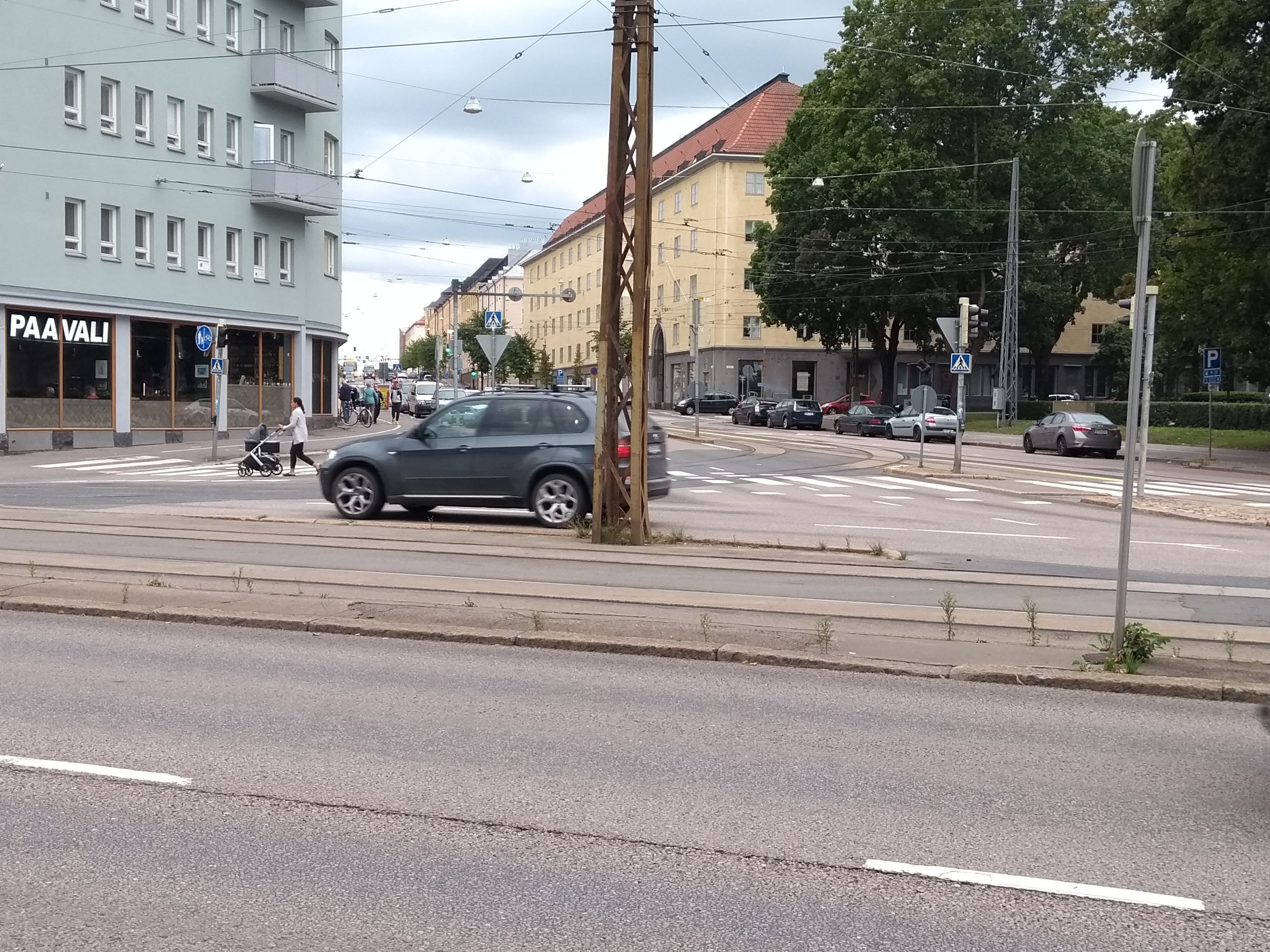 Traffic at the crossing of Hameentien and Sturenkadu rephoto