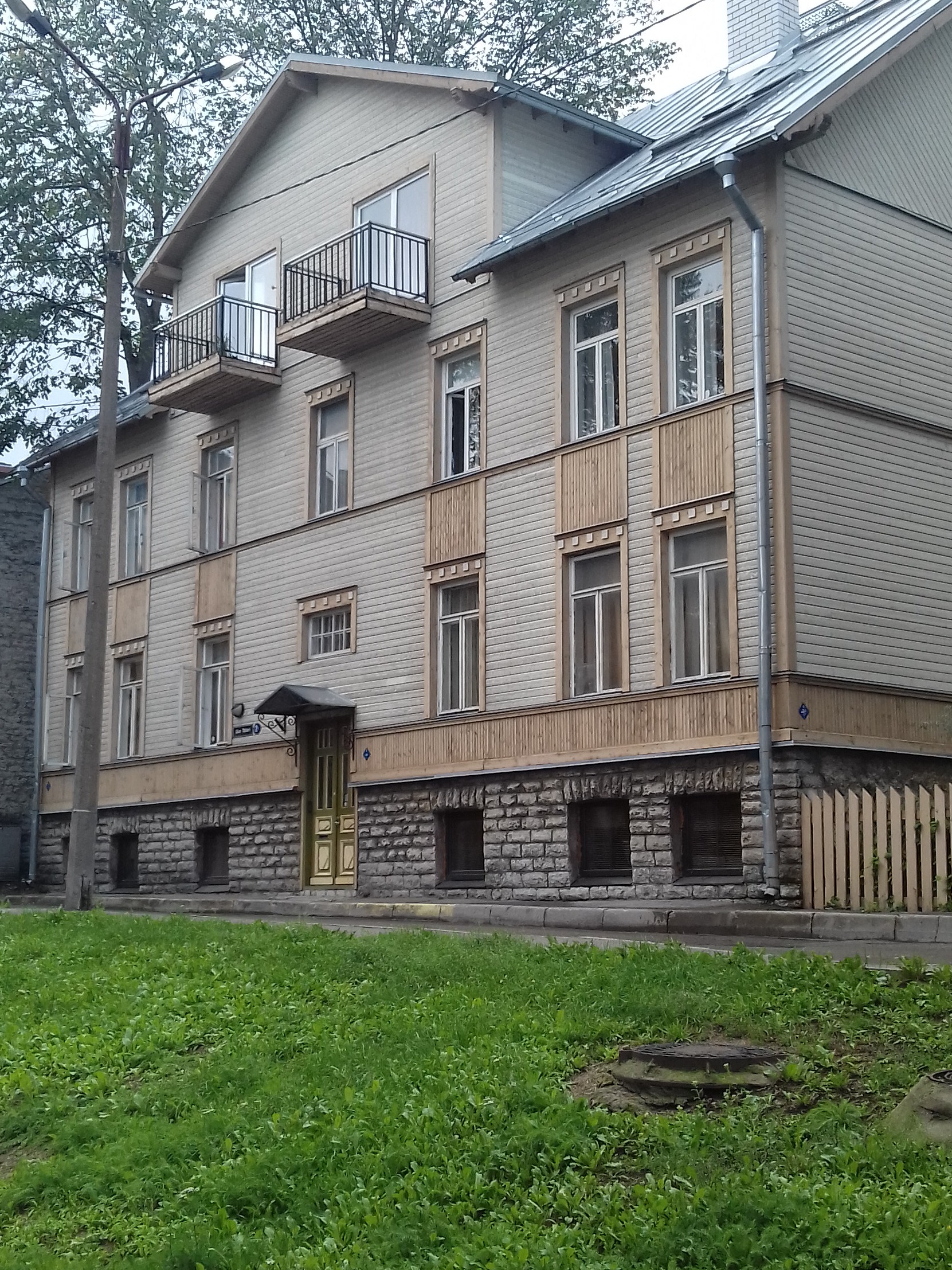 Elamu Tallinnas Uus-Tatari tn 2, vaade. Arhitekt Karl Jürgenson rephoto